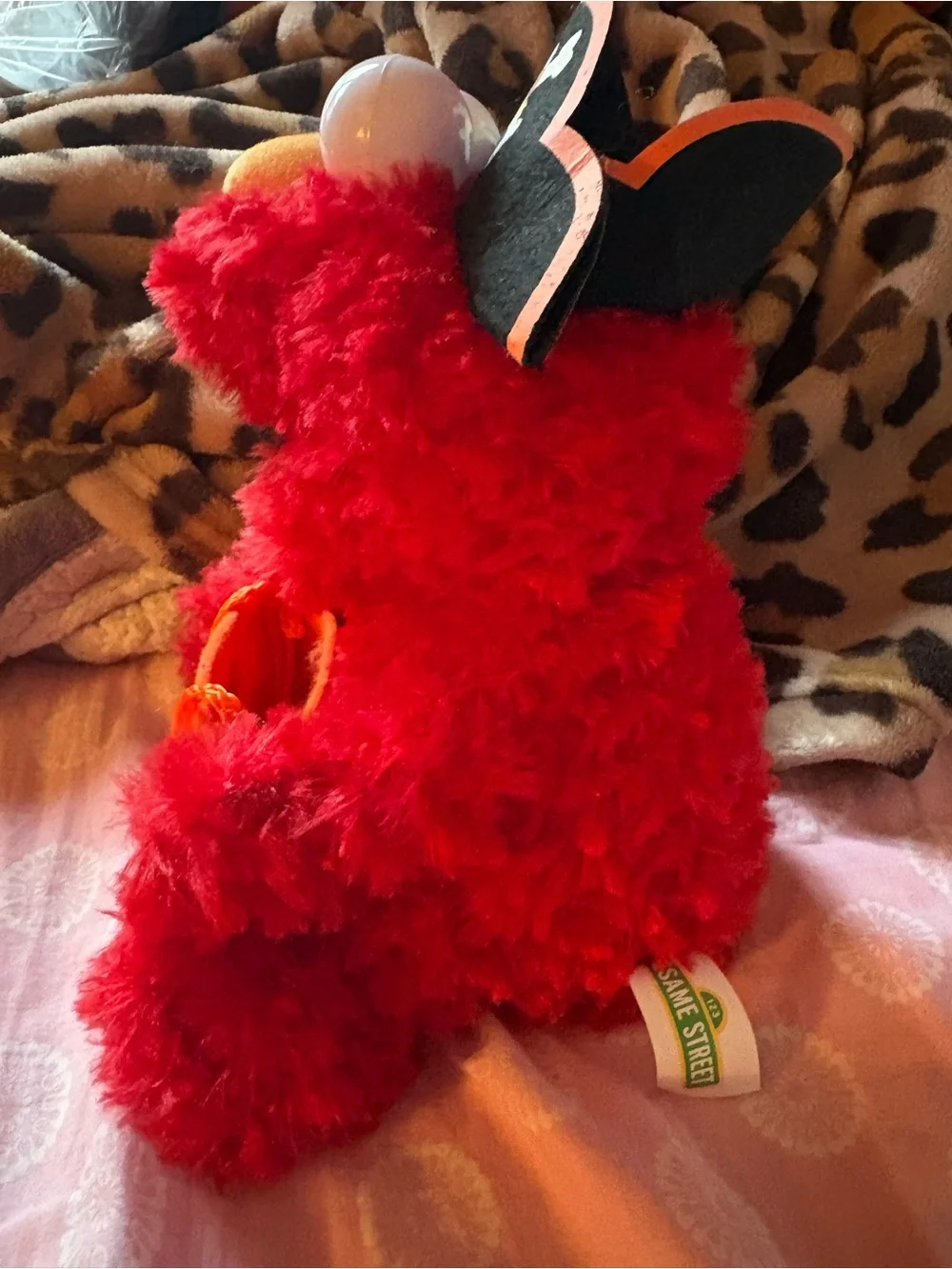 Sesame Street Silly and Wild Singing Plush Elmo 10